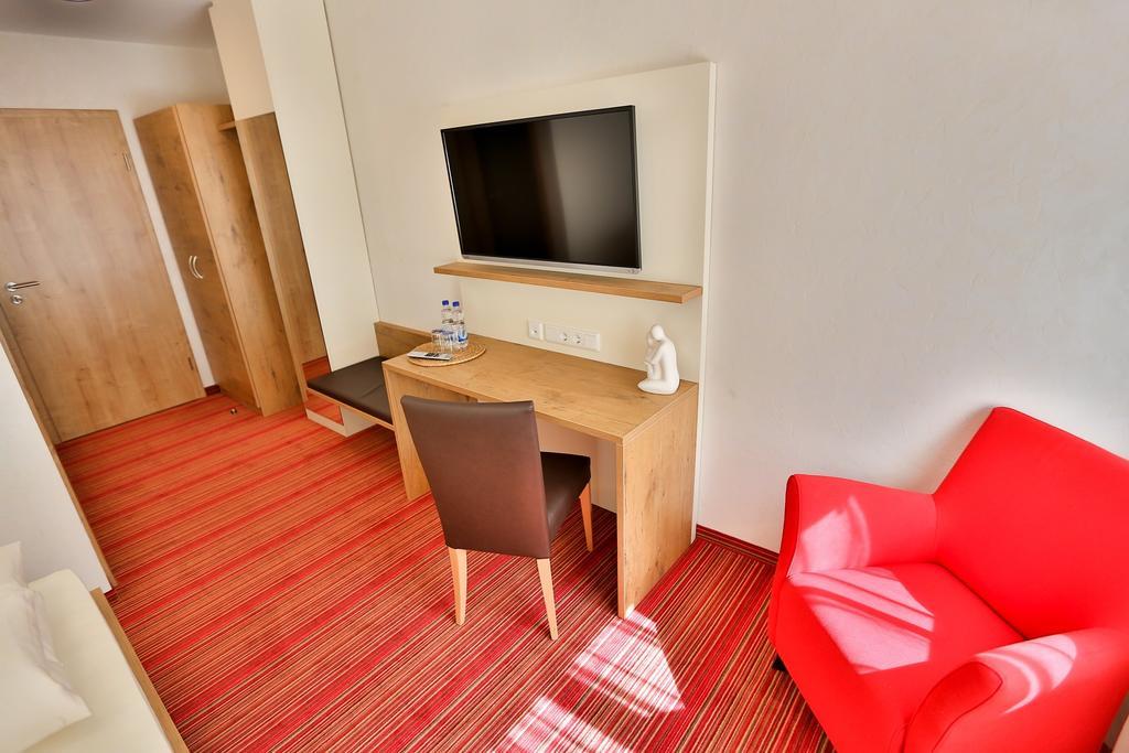 Hotel Ochsen Ammerbuch Стая снимка