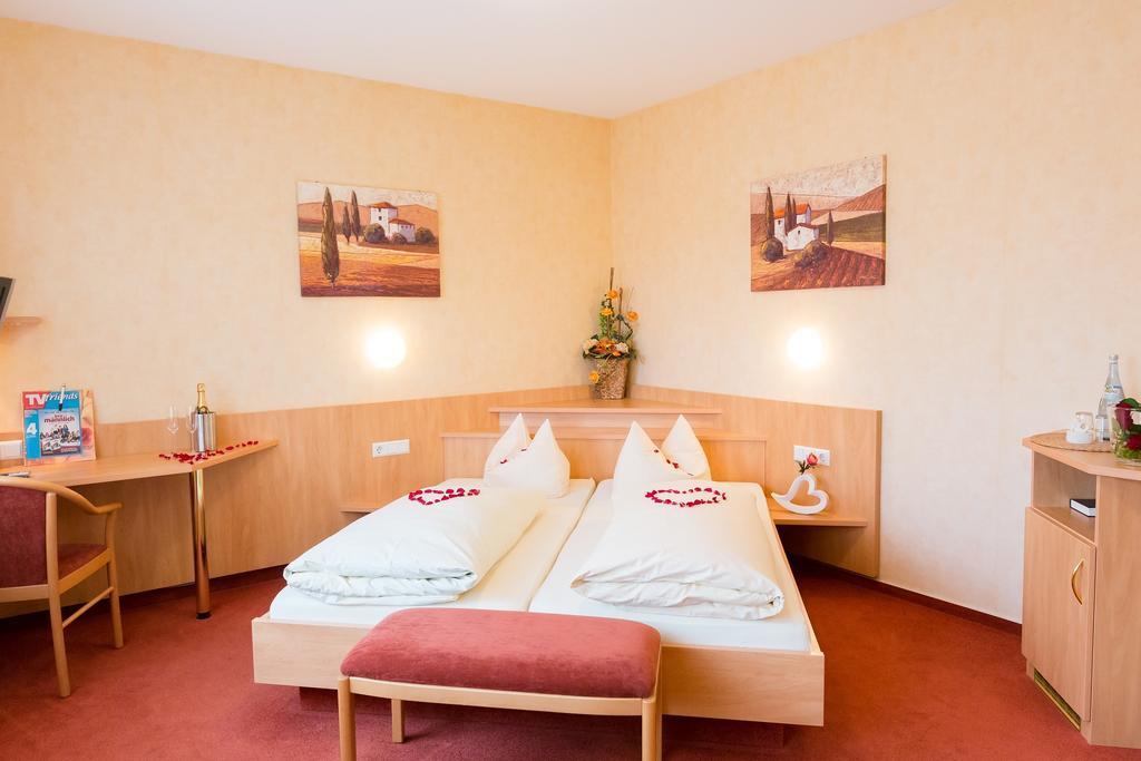 Hotel Ochsen Ammerbuch Стая снимка