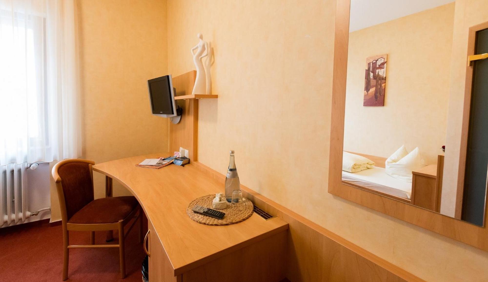 Hotel Ochsen Ammerbuch Стая снимка